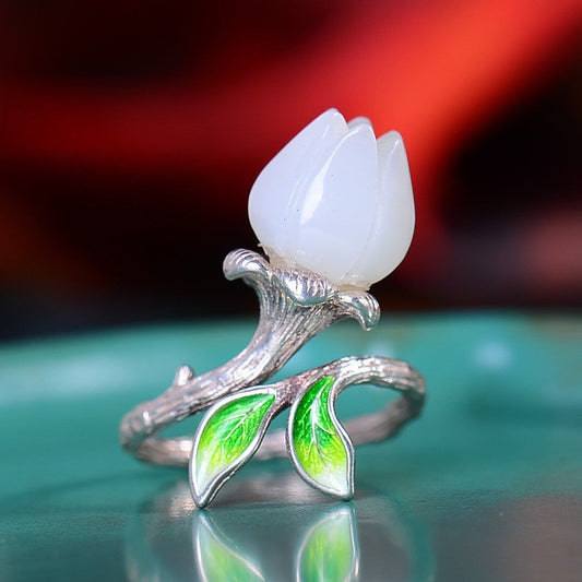 Classic Silver Ring with Timeless Appeal