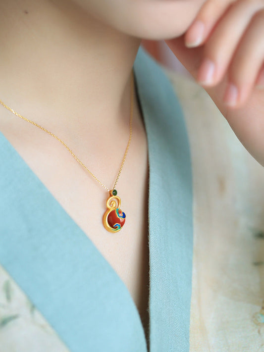 Charming Silver Necklace for Any Occasion