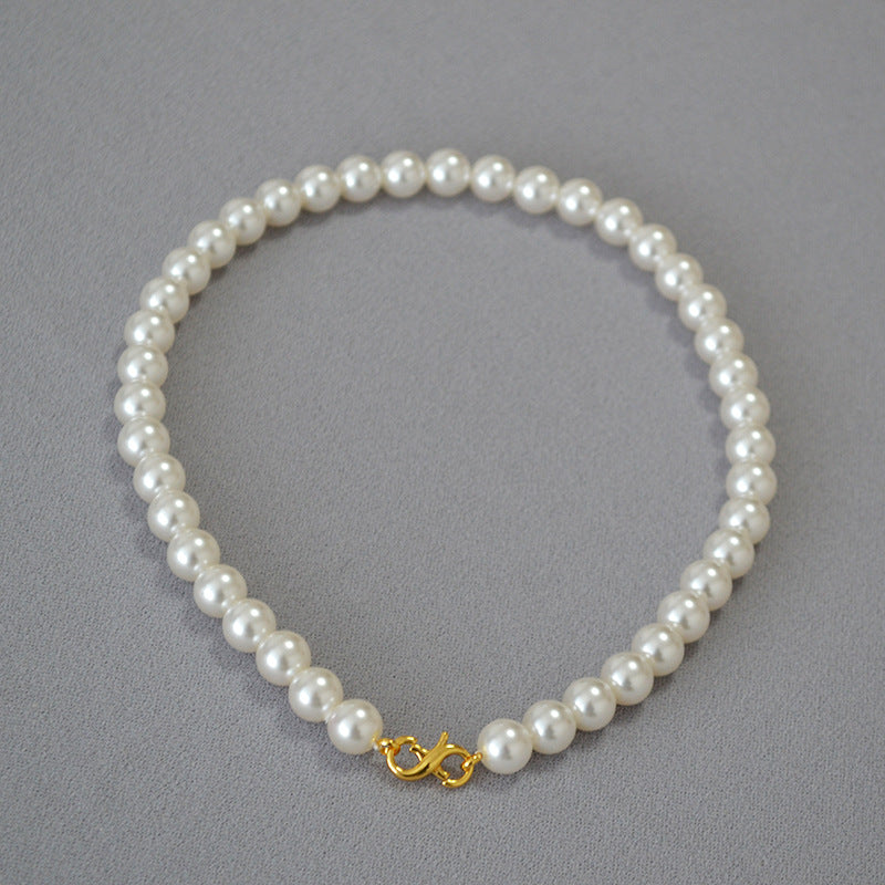 Classic Pearl Necklace with Timeless Appeal
