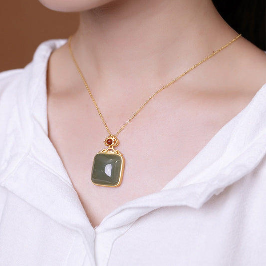 Romantic Gold Necklace for Special Moments