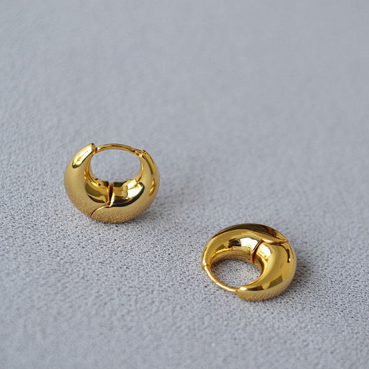 Charming Gold Earring for Any Occasion