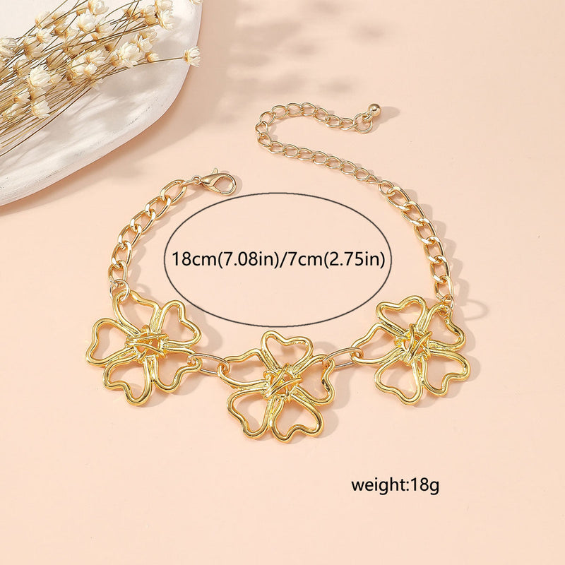 Classic Gold Bracelet with Timeless Appeal