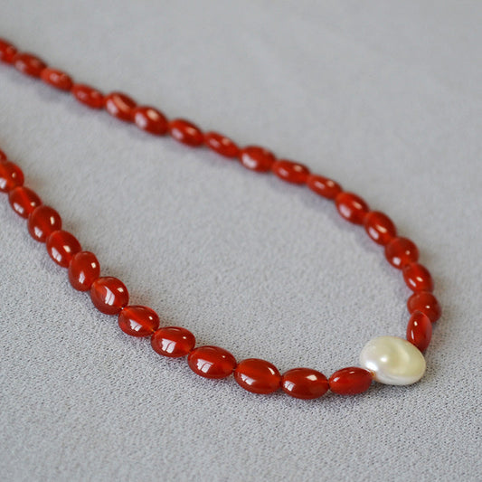 Beautiful Pearl Necklace with Unique Style