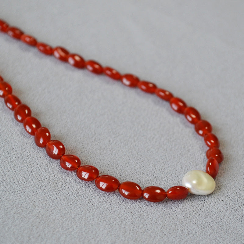 Beautiful Pearl Necklace with Unique Style