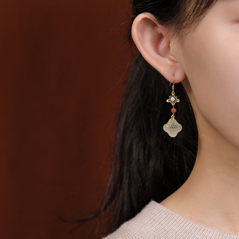 Charming Earring for Any Occasion
