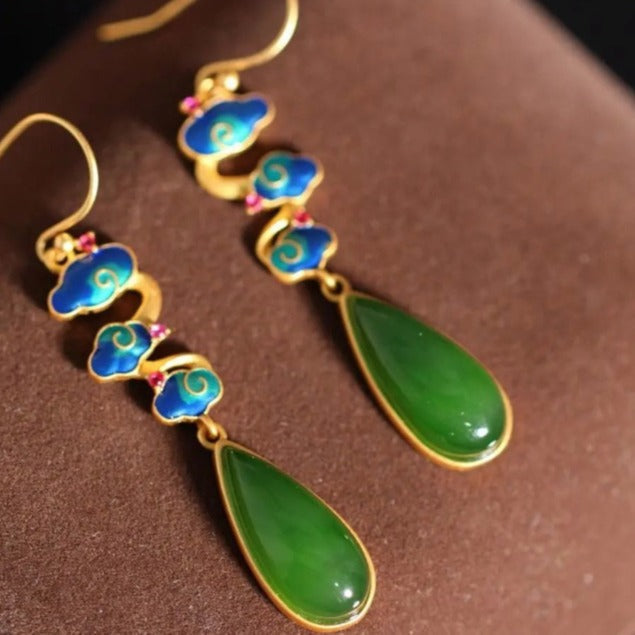 Romantic Gold Earring for Special Moments
