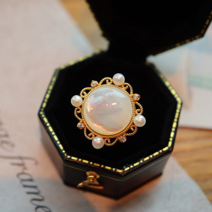 Beautiful Gold Earring with Unique Style
