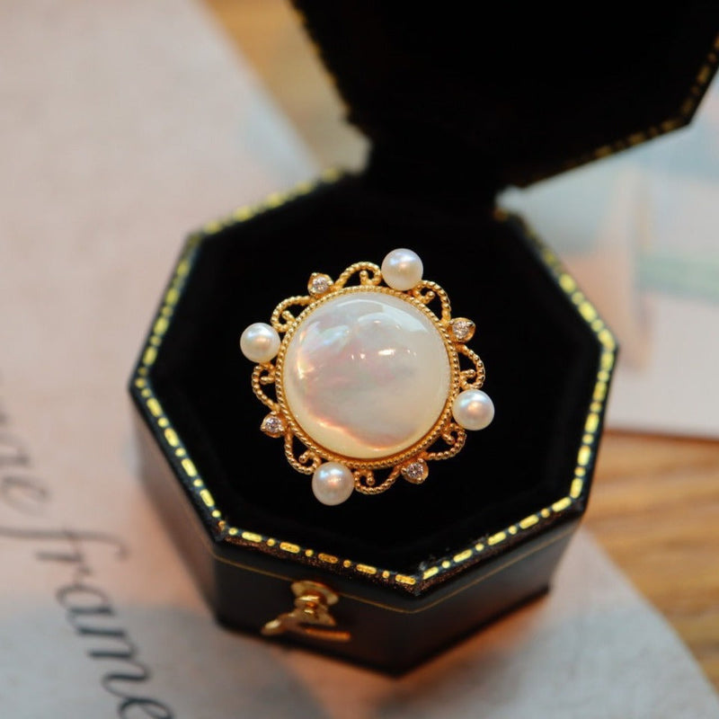 Beautiful Gold Earring with Unique Style