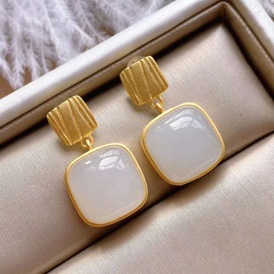 Romantic Gold Earring for Special Moments
