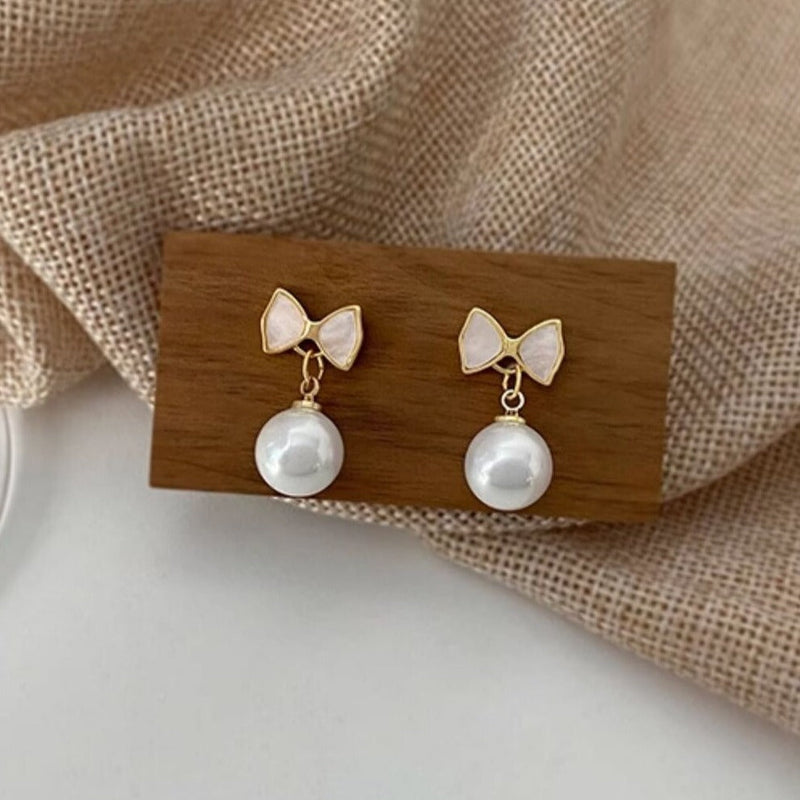 Beautiful Pearl Earring with Unique Style