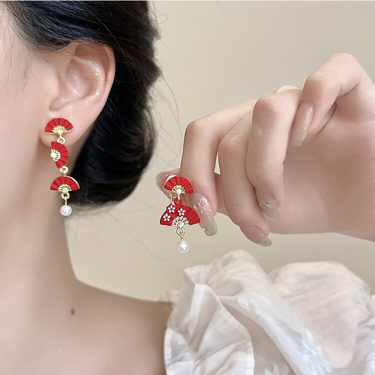 Classic Pearl Earring with Timeless Appeal