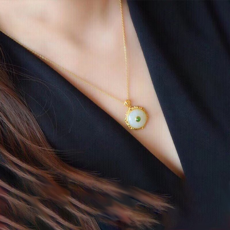 Romantic Gold Pendant for Special Moments