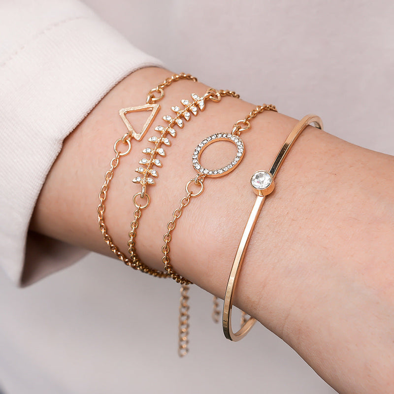 Beautiful Gold Set with Unique Style