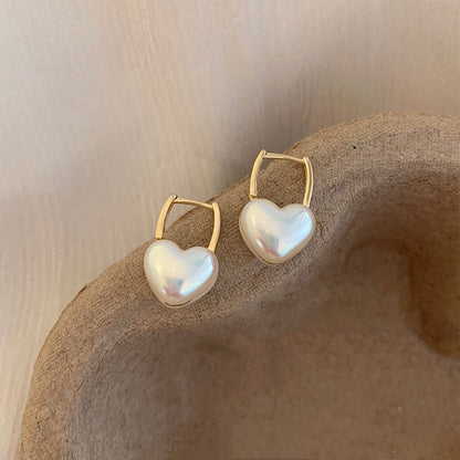 Charming Pearl Earring for Any Occasion