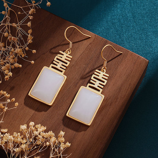 Charming Gold Earring for Any Occasion