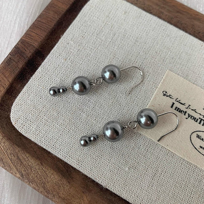 Classic Pearl Earring with Timeless Appeal
