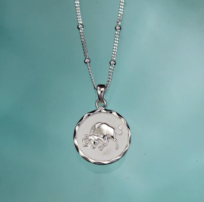 Beautiful Gold Necklace with Unique Style