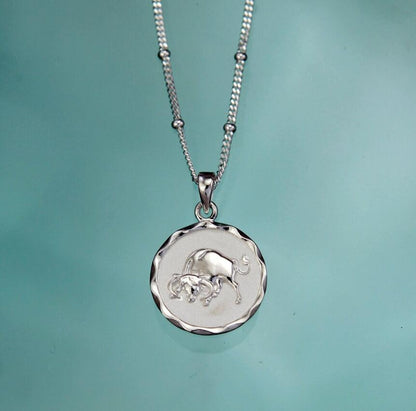 Beautiful Gold Necklace with Unique Style