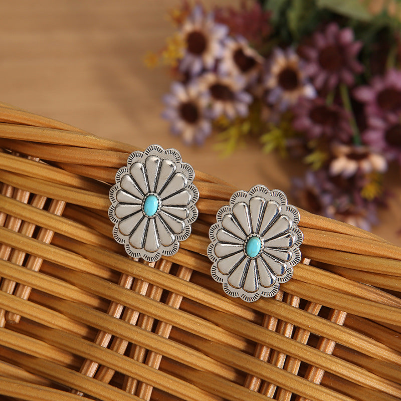 Charming Earring for Any Occasion