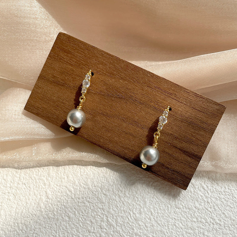 Beautiful Pearl Earring with Unique Style