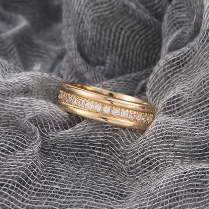 Classic Gold Ring with Timeless Appeal