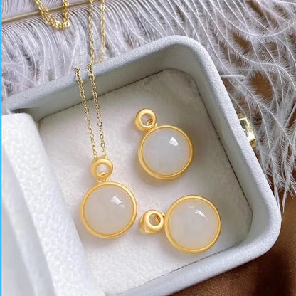 Beautiful Gold Necklace with Unique Style