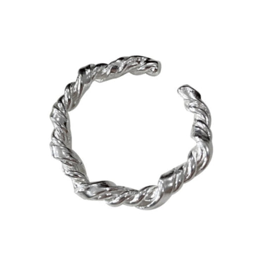 Classic Gold Ring with Timeless Appeal
