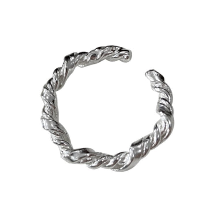 Classic Gold Ring with Timeless Appeal