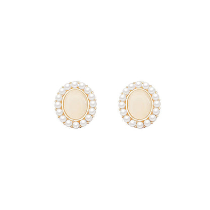 Charming Pearl Earring for Any Occasion
