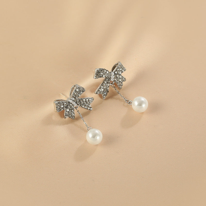 Beautiful Pearl Earring with Unique Style