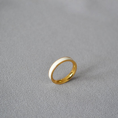 Classic Gold Ring with Timeless Appeal