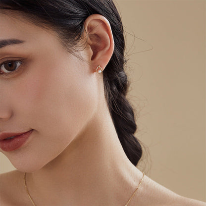Charming Pearl Earring for Any Occasion