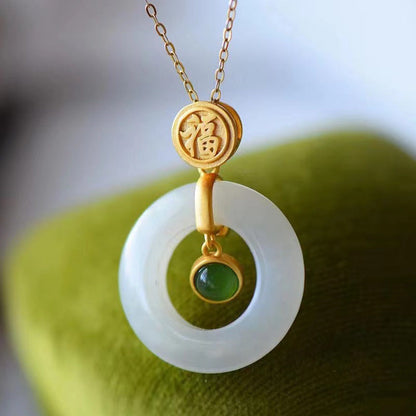Beautiful Gold Necklace with Unique Style