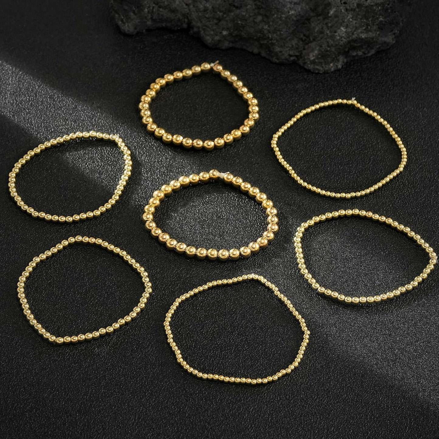 Classic Gold Bracelet with Timeless Appeal