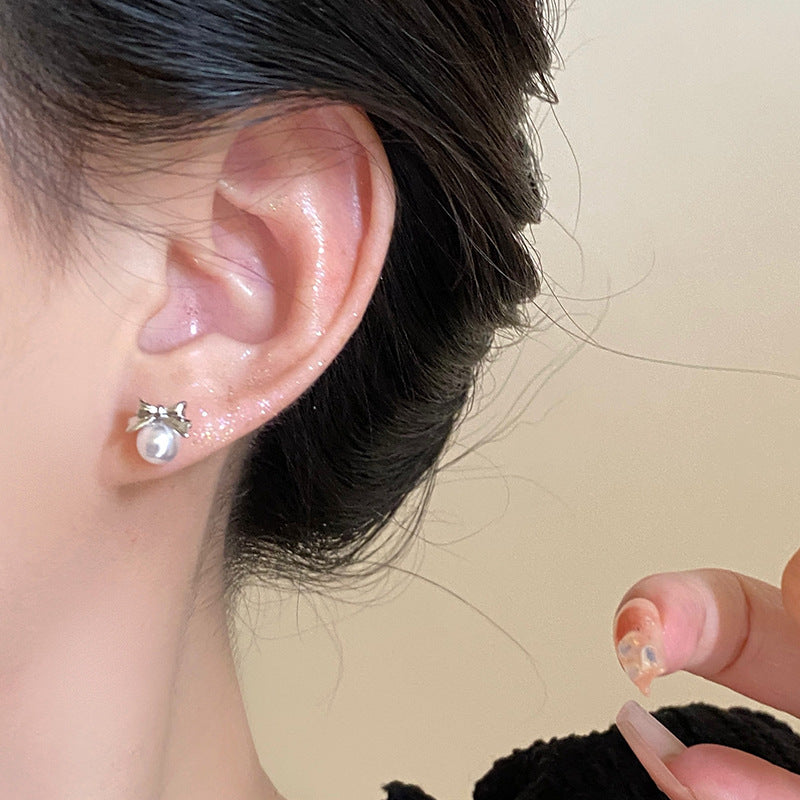 Classic Pearl Earring with Timeless Appeal