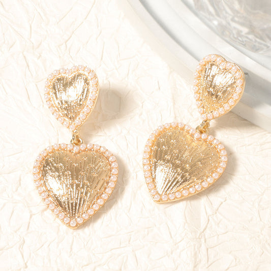 Charming Earring for Any Occasion