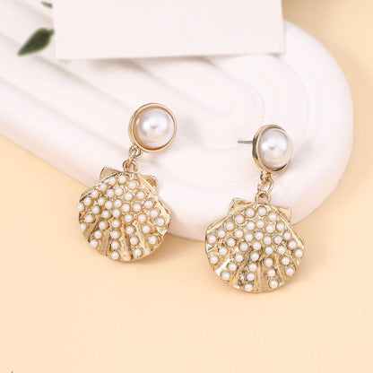 Classic Pearl Earring with Timeless Appeal