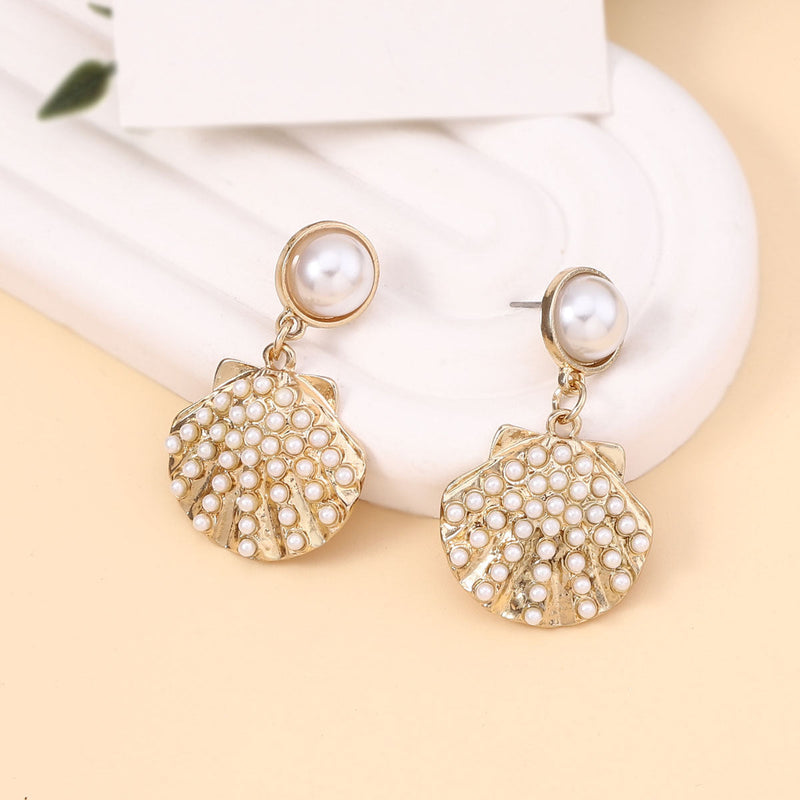 Classic Pearl Earring with Timeless Appeal