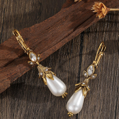 Beautiful Pearl Earring with Unique Style