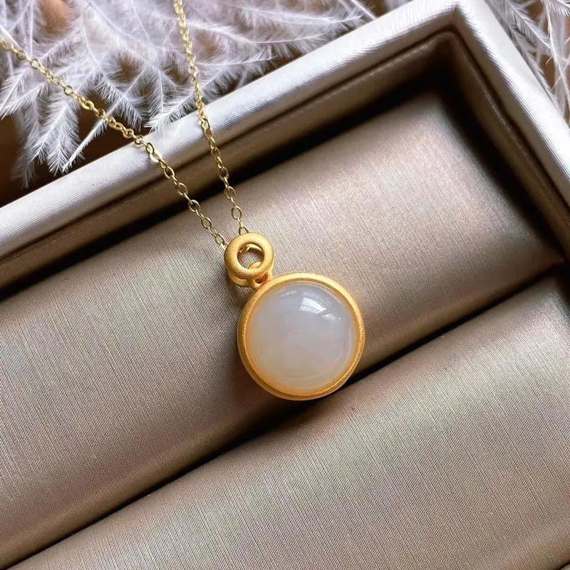 Beautiful Gold Necklace with Unique Style