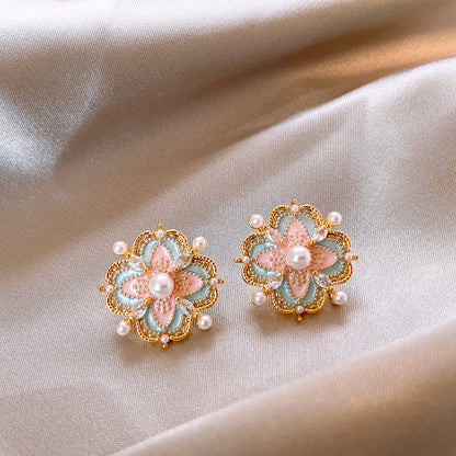 Beautiful Pearl Earring with Unique Style