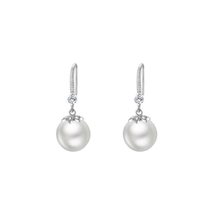 Classic Pearl Earring with Timeless Appeal