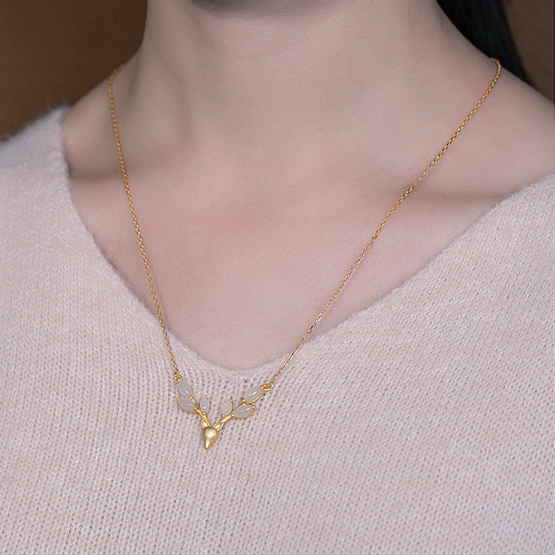 Romantic Silver Necklace for Special Moments