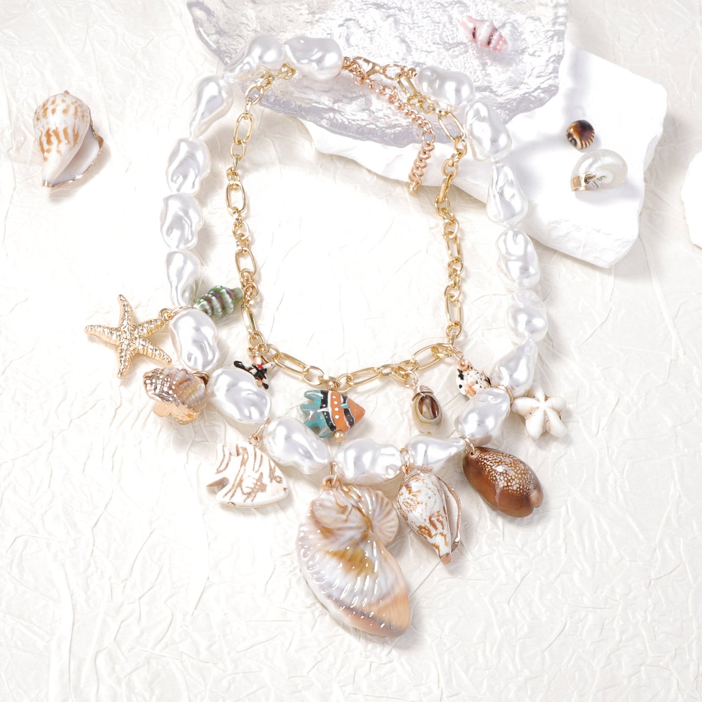 Beautiful Pearl Necklace with Unique Style