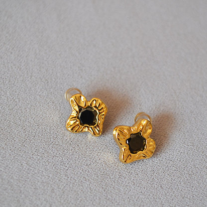 Elegant Gold Earring for Every Occasion