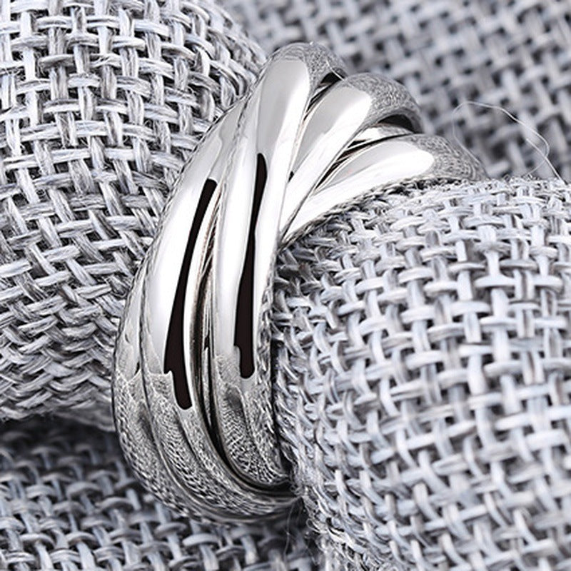 Classic Silver Ring with Timeless Appeal