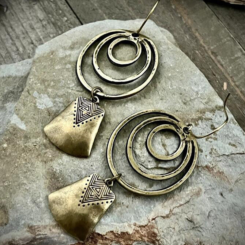 Charming Earring for Any Occasion