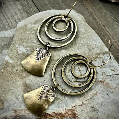 Charming Earring for Any Occasion