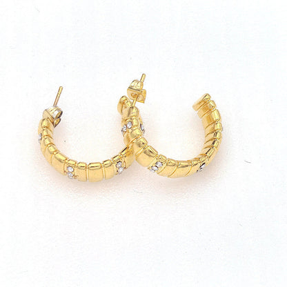 Beautiful Gold Earring with Unique Style