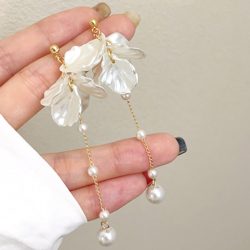 Beautiful Pearl Earring with Unique Style